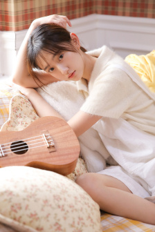 妩媚蕾丝美女